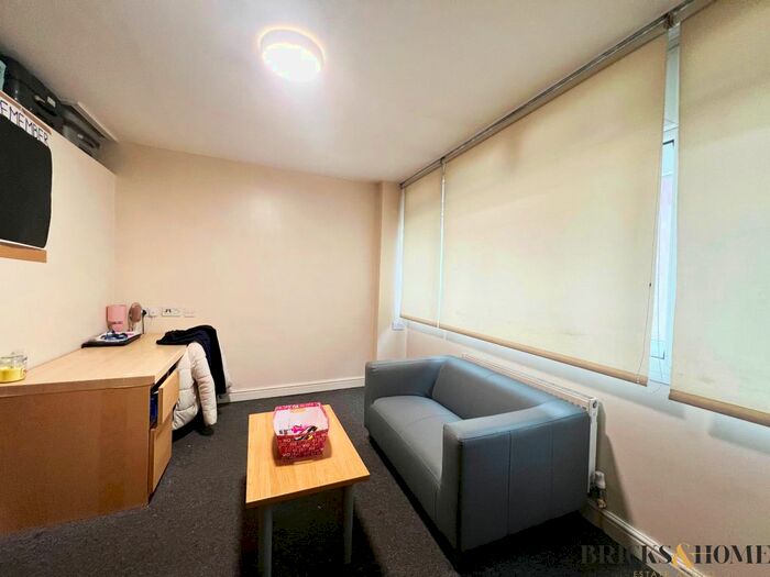 1 Bedroom Flat To Rent In Sangha House Studio, Newarke Street, Leicester, LE1