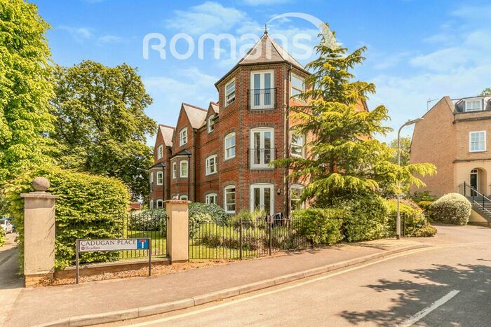 2 Bedroom Apartment To Rent In Cadugan Place, Reading, RG1