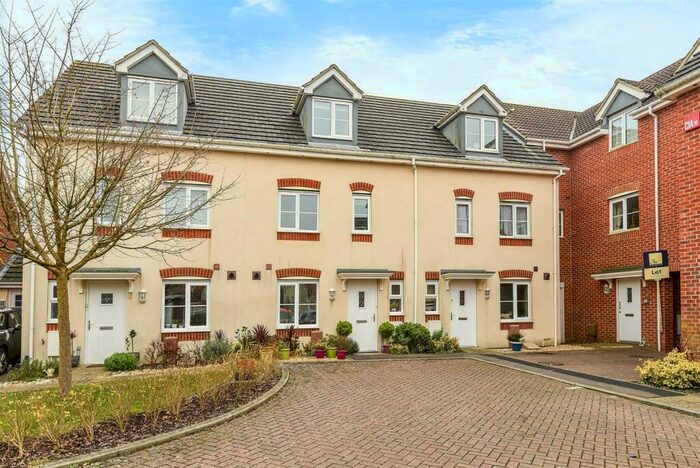 4 Bedroom Terraced House To Rent In Graylingwell Drive, Chichester, PO19