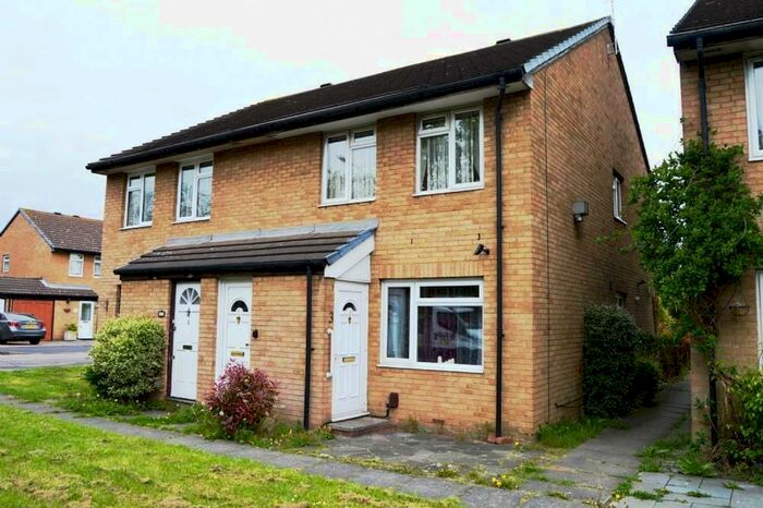 1 Bedroom Flat To Rent In Whitelands Way Harold Wood Romford, RM3