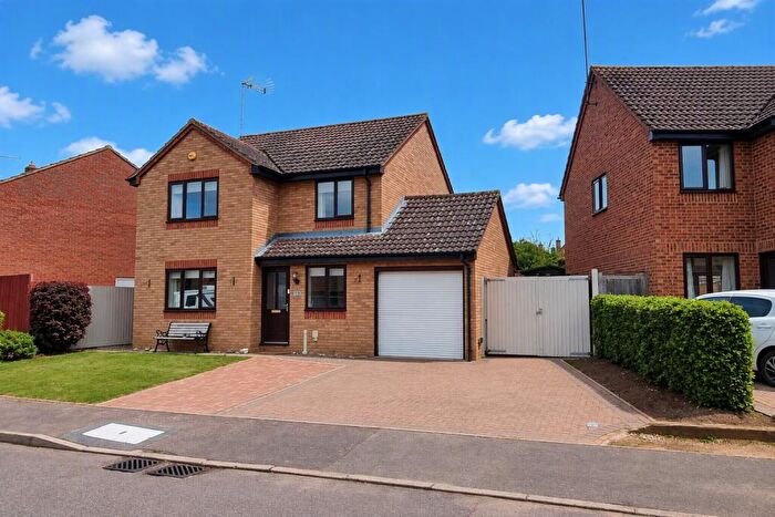 3 Bedroom Detached House For Sale In Springfield Avenue, Thrapston, Kettering, NN14