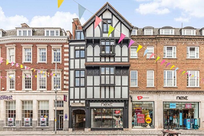 2 Bedroom Flat To Rent In Market Place, Kingston Upon Thames, KT1