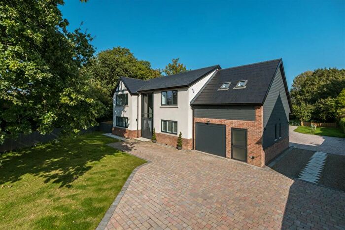 5 Bedroom Detached House For Sale In Whitchurch Road, Spurstow, CW6