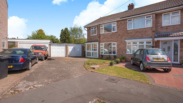 3 Bedroom Semi-Detached House For Sale In Hemlingford Road, Kingsbury, Tamworth, B78