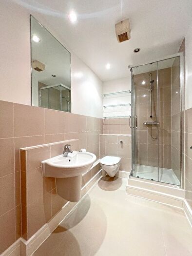 2 Bedroom Flat To Rent In Consort Rise House, Buckingham Palace Road, London, SW1W