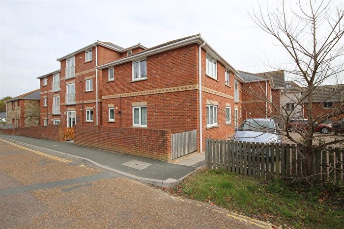 2 Bedroom Flat To Rent In Brooklands, Queens Road, Freshwater, PO40