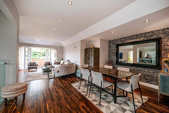 3 Bedroom Apartment To Rent In Redington Road, Hampstead, London, NW3