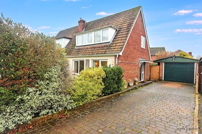 3 Bedroom Semi-Detached Bungalow For Sale In Evelyn Close, Waltham Chase, SO32