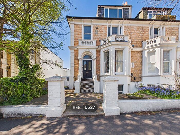 2 Bedroom Flat To Rent In Denmark Villas, Hove, BN3