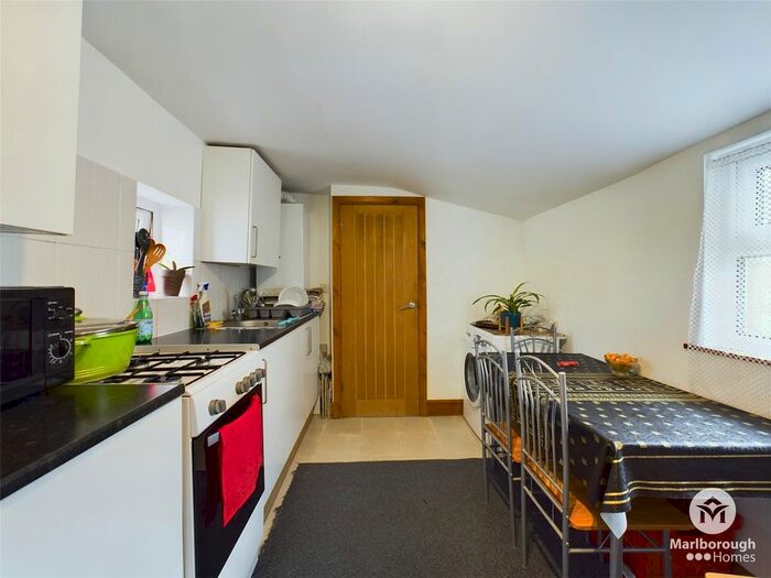 2 Bedroom Flat To Rent In Maynards Road, Walthamstow, London, E17