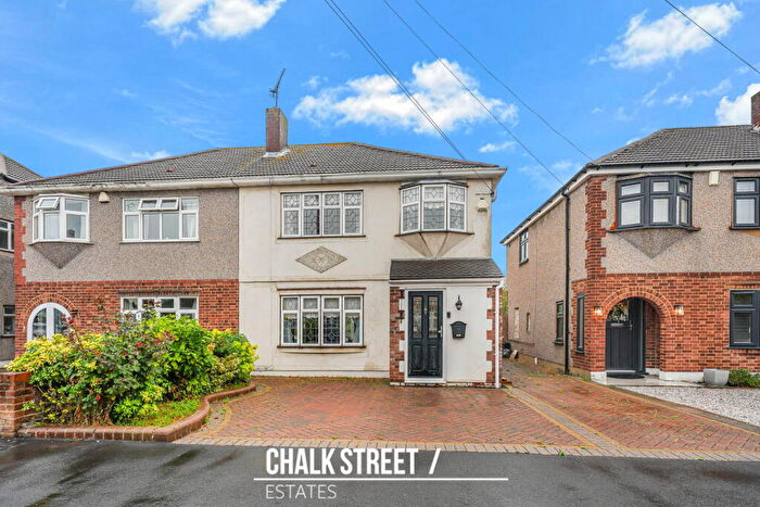 3 Bedroom Semi-Detached House For Sale In Dee Way, Romford, RM1