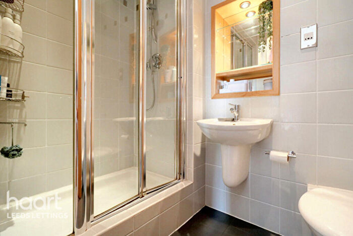 2 Bedroom Apartment To Rent In Bowman Lane, Leeds, LS10