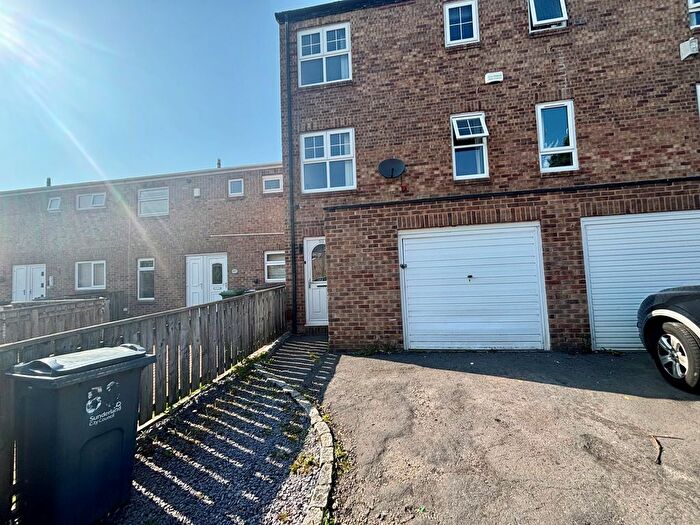 4 Bedroom Semi-Detached House To Rent In Alwin, Washington, NE38