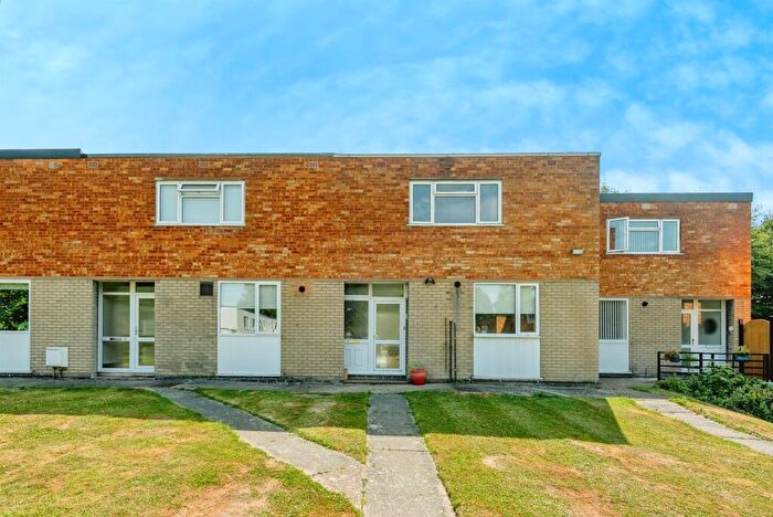 3 Bedroom Terraced House For Sale In Conifer Close, Reigate, RH2