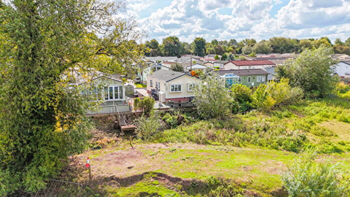 2 Bedroom Park Home For Sale In Summerway, Radcliffe-on-Trent, Nottingham, NG12