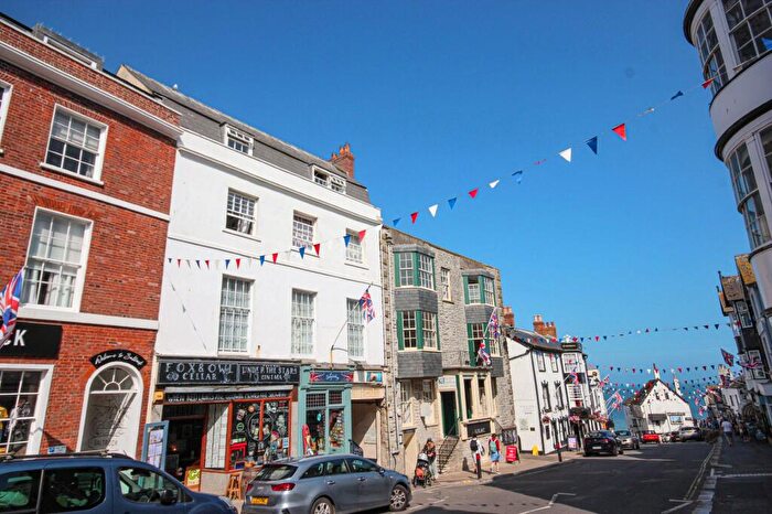 2 Bedroom Apartment For Sale In Broad Street, Lyme Regis, Dorset, DT7