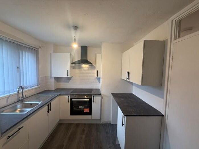 2 Bedroom Flat To Rent In Prospect Walk, Shipley, Bradford, BD18