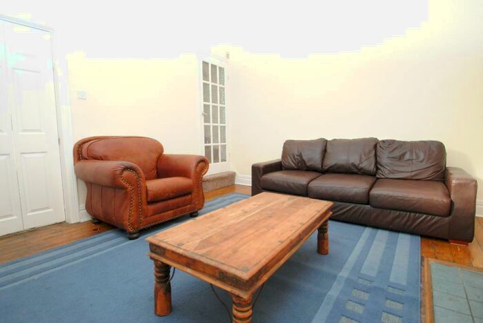 2 Bedroom Terraced House To Rent In Argie Gardens, Burley, Leeds, West Yorkshire, LS4