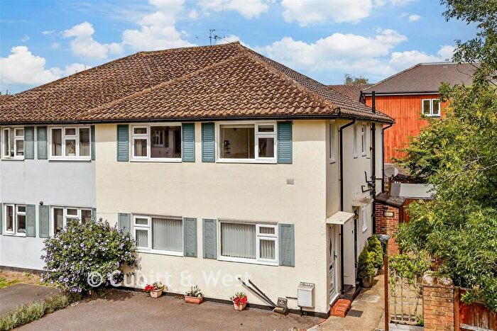 2 Bedroom Maisonette For Sale In Cheviot Close, Banstead, Surrey, SM7