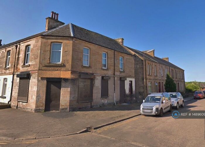 2 Bedroom Flat To Rent In Elliot Terrace, Falkirk, FK2