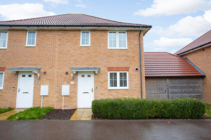 3 Bedroom Semi Detached House For Sale In Central Boulevard, Aylesham, Canterbury, Kent, CT3
