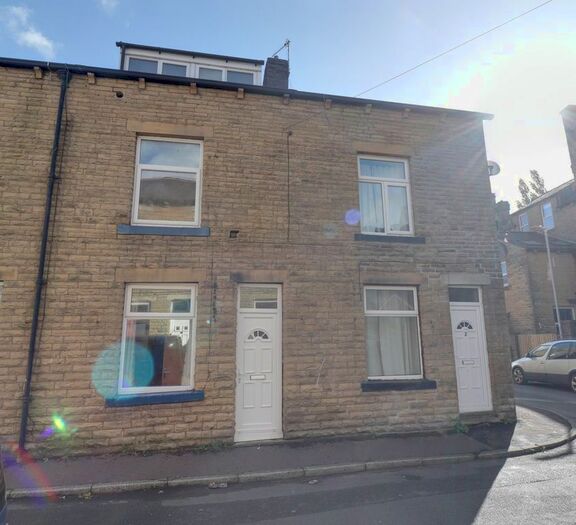 Houses for sale & to rent in OL14 5LT, Woodlands Avenue, Todmorden