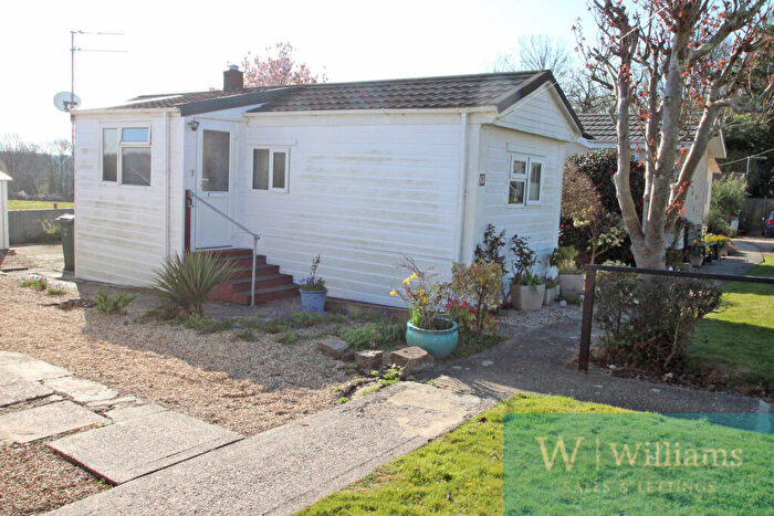 1 Bedroom Park Home For Sale In Fernhill Park, Wootton Bridge, Ryde, Isle Of Wight, PO33