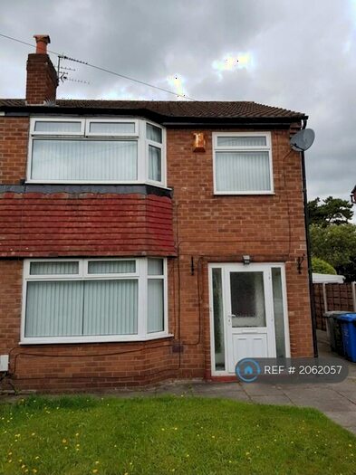3 Bedroom Semi-Detached House To Rent In Gloucester Drive, Sale, M33