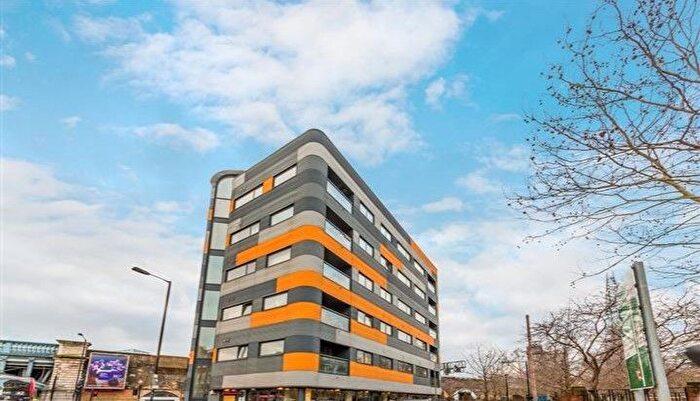 2 Bedroom Flat To Rent In Tower Bridge Road, London, SE1