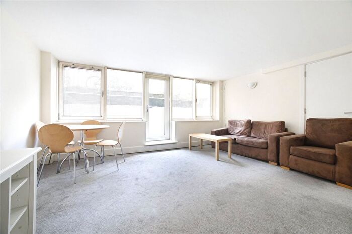2 Bedroom Flat For Sale In Artichoke Hill, London, E1W