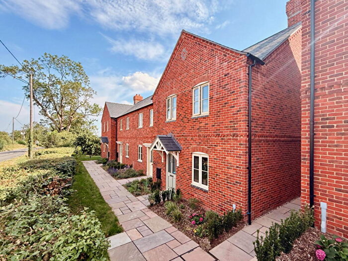 3 Bedroom End Of Terrace House For Sale In Stubbs Close, Stewkley, LU7