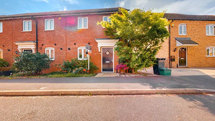 3 Bedroom Property To Rent In Waratah Drive, Chislehurst, BR7