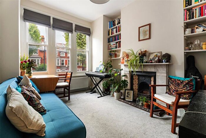 1 Bedroom Apartment To Rent In Cavendish Road, Clapham South, SW12