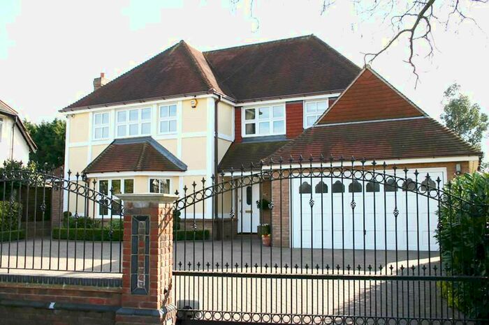 5 Bedroom Detached House To Rent In Parkstone Avenue, Hornchurch, RM11