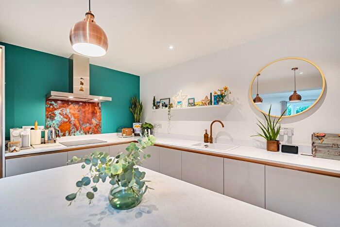 3 Bedroom Detached House For Sale In Chapel Close, Church Fenton, Tadcaster, LS24