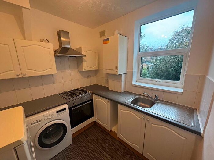 2 Bedroom Flat To Rent In Albert Road, E10