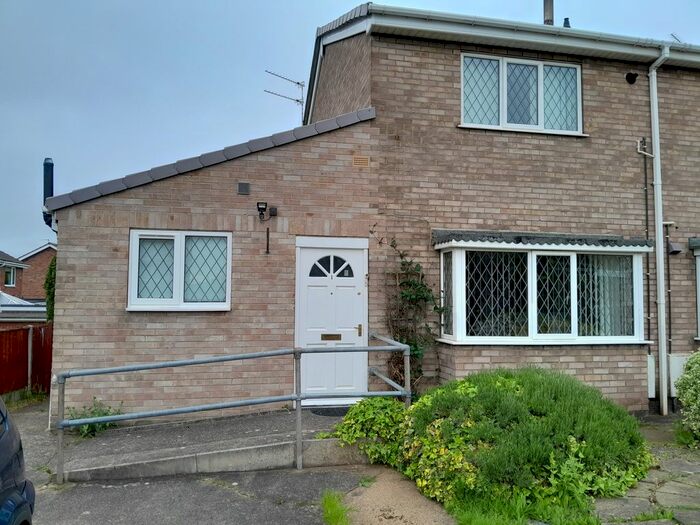 3 Bedroom Semi-Detached House To Rent In Mayfair Close, Doncaster, DN11
