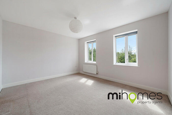 3 Bedroom Terraced House For Sale In Beckwith Close, Enfield, EN2