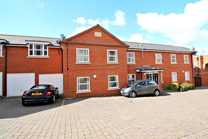 2 Bedroom Flat To Rent In Jeeves Yard, Queen Street, Hitchin, SG4