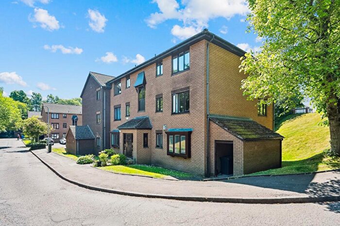 2 Bedroom Flat To Rent In Burnfield Gardens, Flat -, Giffnock, Glasgow, G46