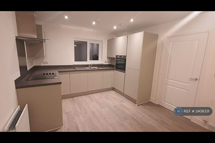 2 Bedroom Flat To Rent In Swan Grove, Langdon Hills, Basildon, SS16