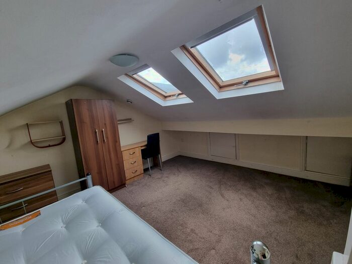 5 Bedroom Terraced House To Rent In Haydn Avenue, Manchester, M14