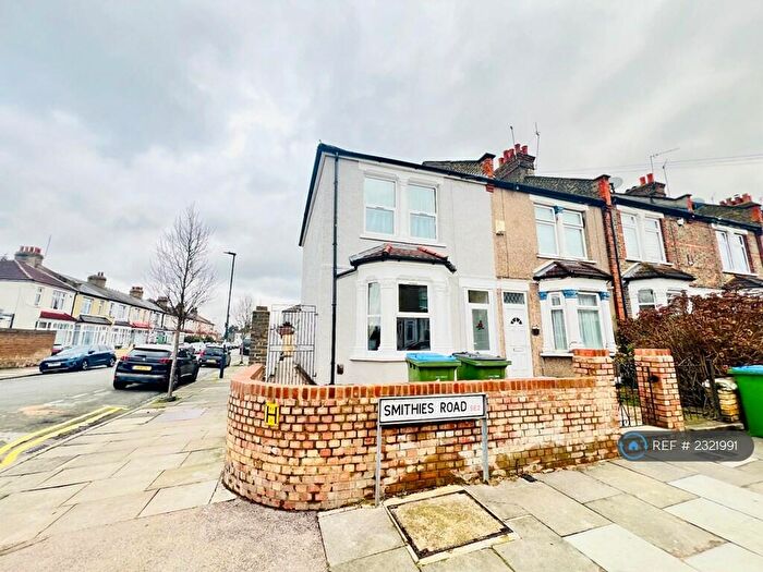 3 Bedroom End Of Terrace House To Rent In Smithies Road, London, SE2
