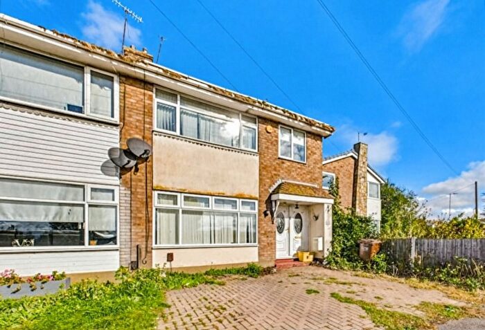 3 Bedroom Semi Detached House For Sale In Furtherwick Road, Canvey Island, SS8