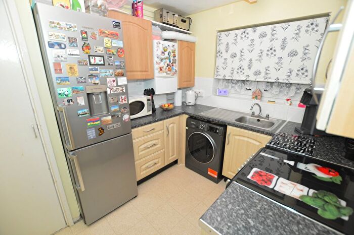 1 Bedroom Terraced House For Sale In Pickering Avenue, London, E6
