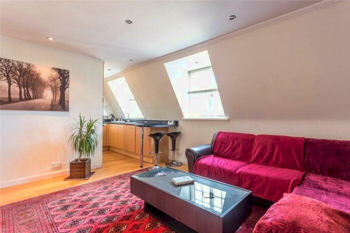 1 Bedroom Apartment To Rent In Church Street, Windsor, SL4