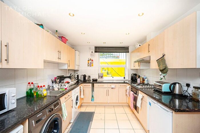 6 Bedroom End Of Terrace House To Rent In Edinburgh Road, Brighton, BN2