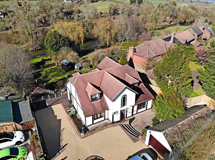 4 Bedroom Detached House For Sale In Stunning One Of A Kind, Detached Home In East Farleigh, ME15