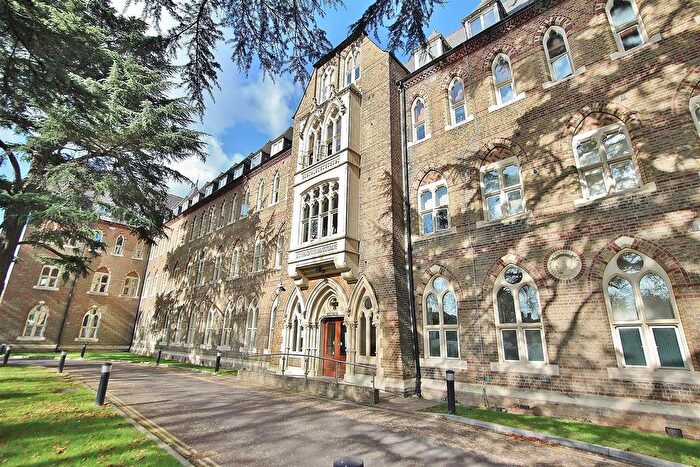 1 Bedroom Flat For Sale In Borough Road, Isleworth, London, TW7