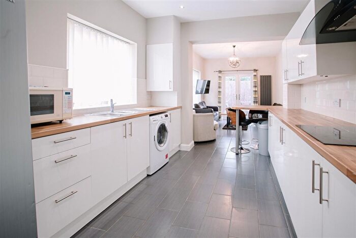 5 Bedroom Property To Rent In De Grey Street, Hull, HU5